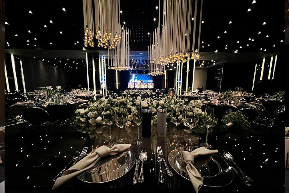 Salón Zanq vacío listo para montar